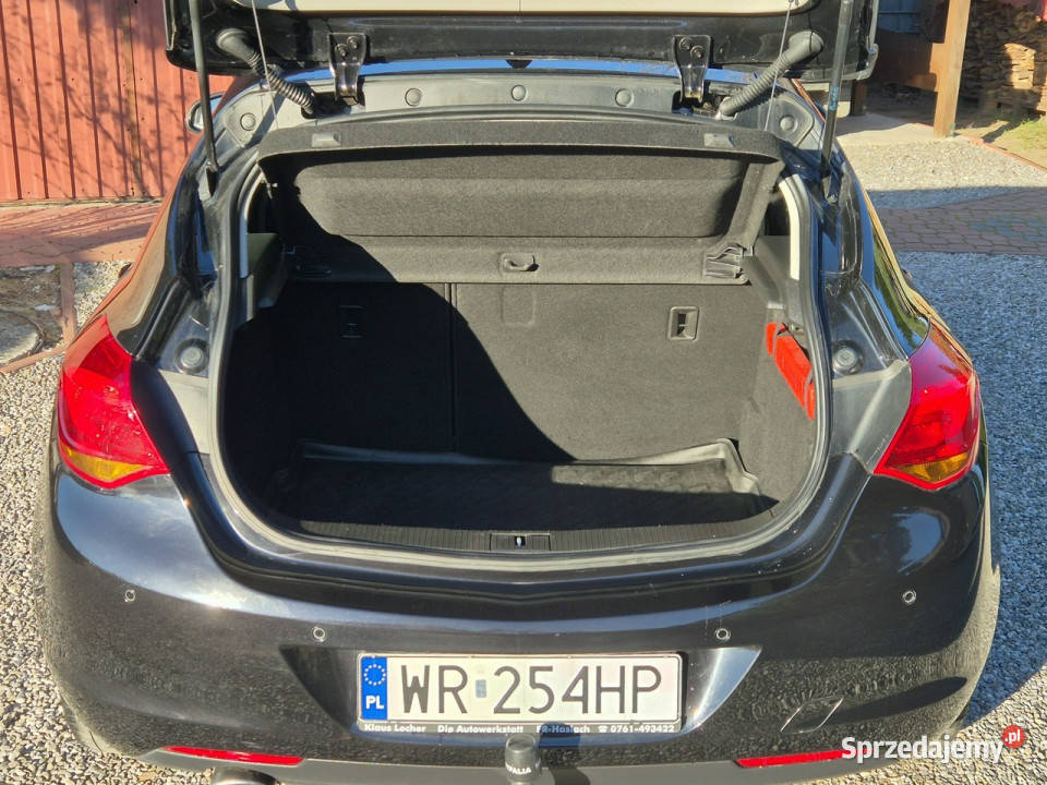 Opel Astra 2010r 14T 140 Przebieg 151 J 20092019 podgrzewane fotele Radom