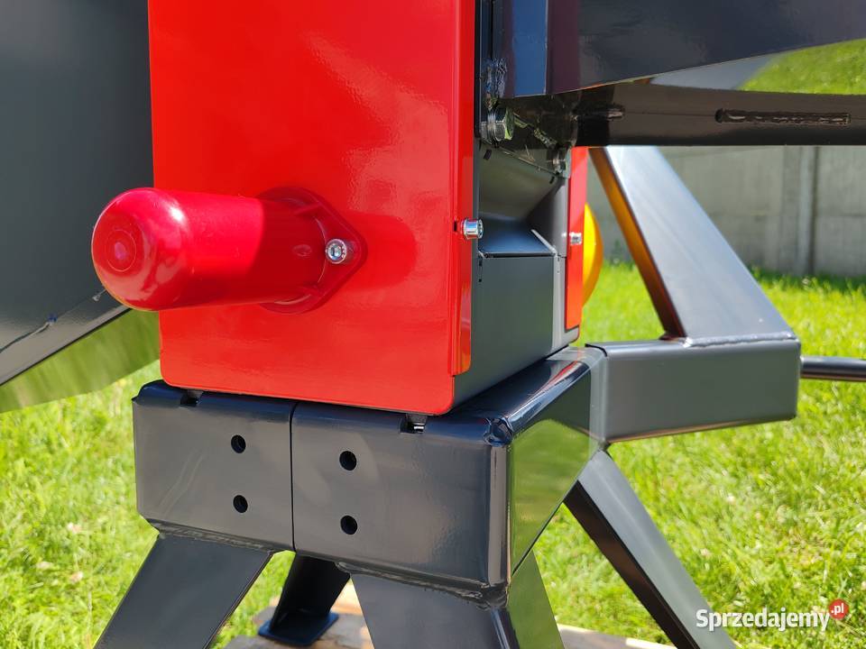 Rębak walcowy do gałęzi HR 85 mX 4 noże na WOM Rzeszów