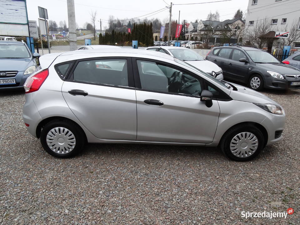 Ford Fiesta mk7 lift Wypożyczalnia wynajem Wynajem pojazdów małopolskie Przebieczany