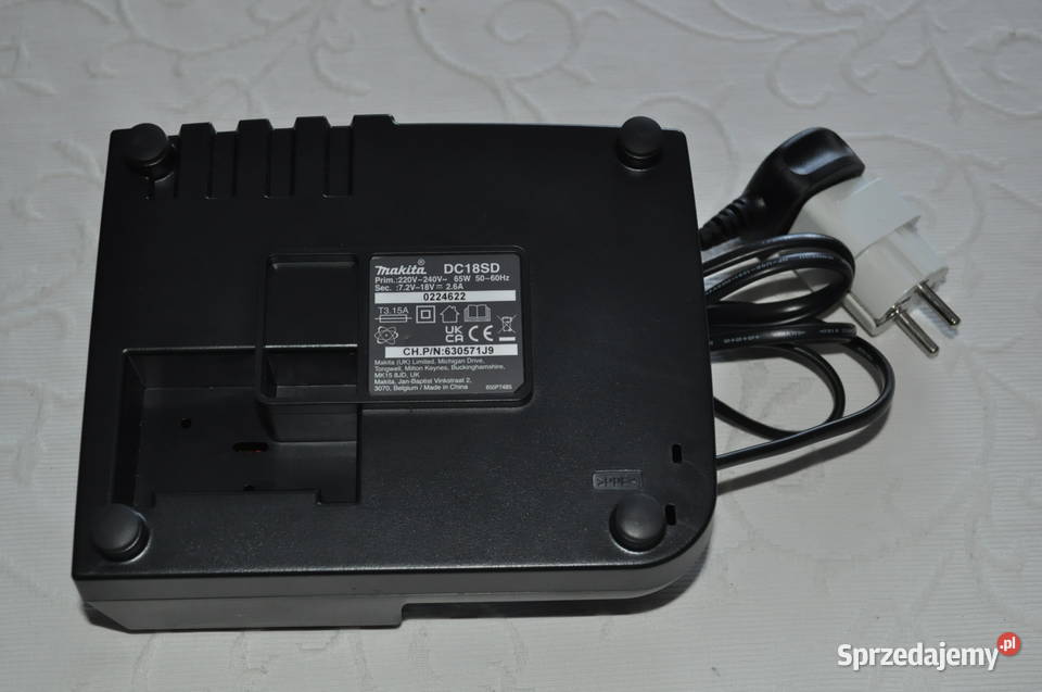 Makita DC18SD ładowarka z akumulatorem 18V Skarżysko-Kamienna