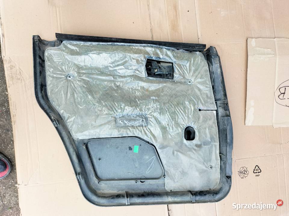 AUDI 80 B3 80B3 80B4 80 B4 BOCZEK DRZWI PRAWY sprzedam