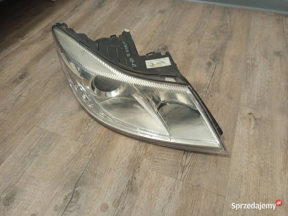 Reflektor prawy octavia 2 Lift 0813 osobowe podkarpackie Rzeszów