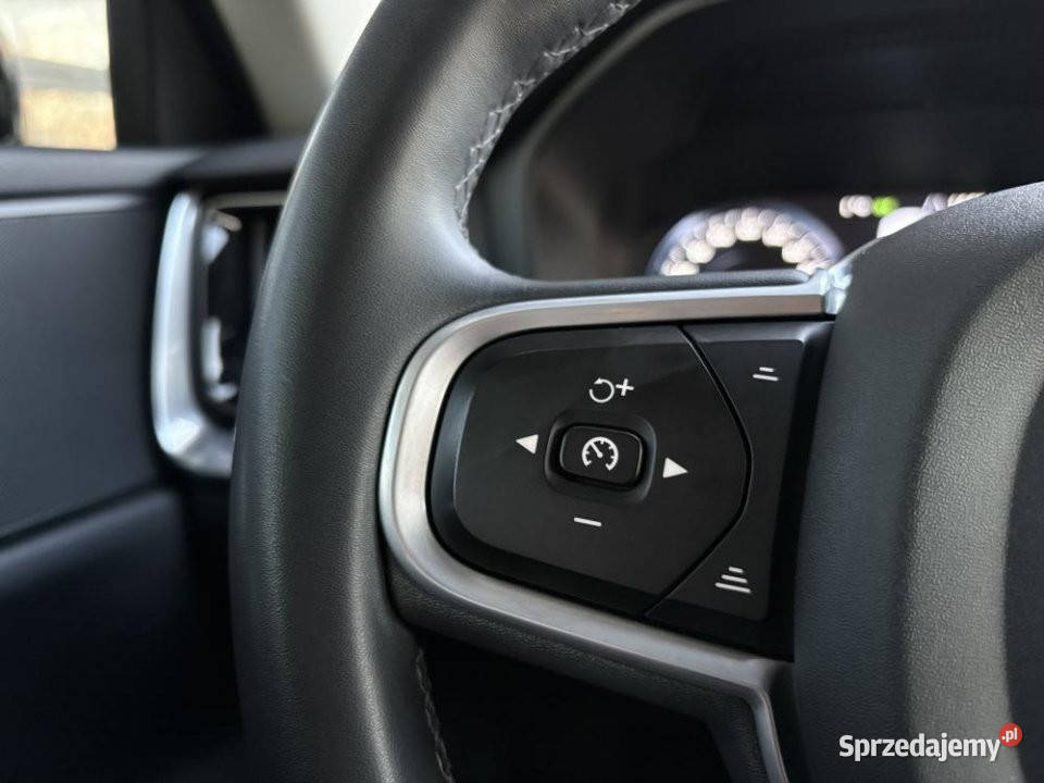 Volvo V60 2022r Salon Faktura VAT23 nieuszkodzony V60 Warszawa sprzedam