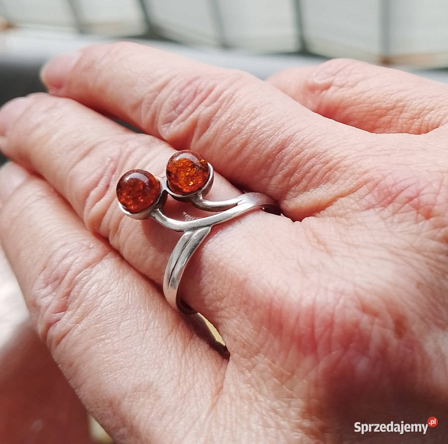 pierścionek srebrny z bursztynami Suwałki sprzedam