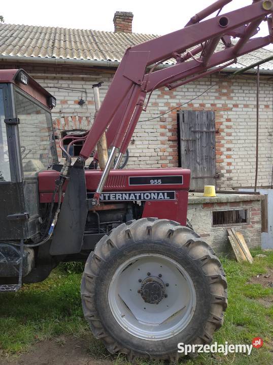 ciągnik Case International 955 z turem traktor nieuszkodzony
