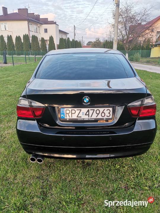 BMW E90 330i