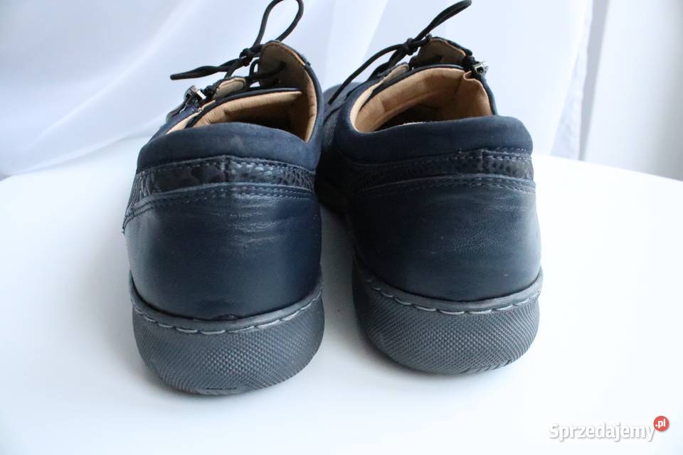 Półbuty granatowe damskie skórzane