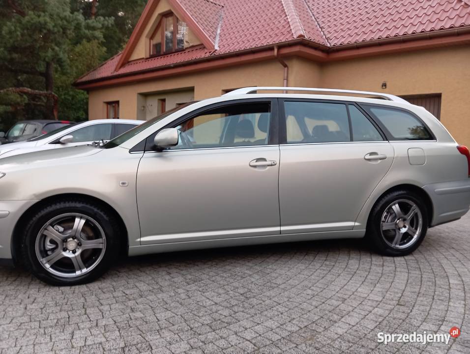 TOYOTA Avensis Ostrołęka
