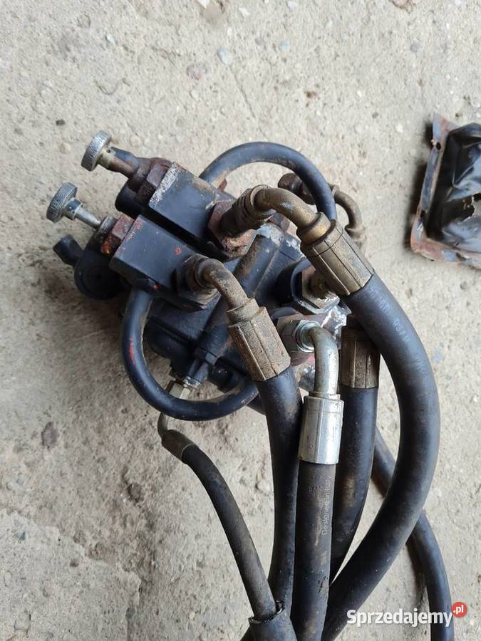 Rozdzielacz hydrauliczny ursus 4512 ferguson Wieluń