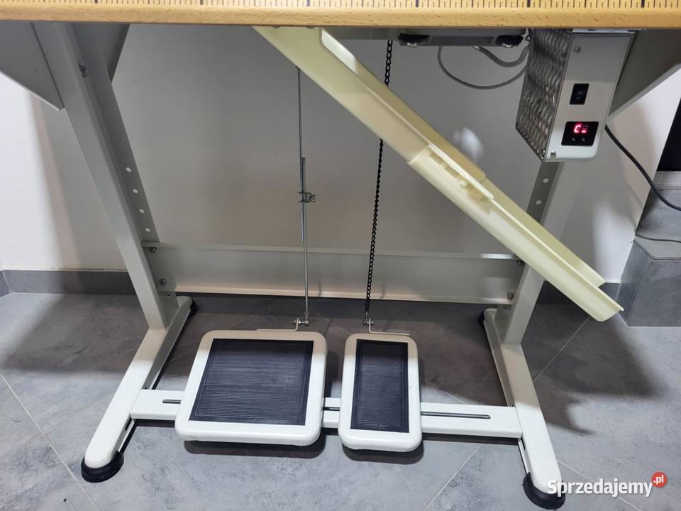 OVERLOCK SIRUBA 747KST514M24 CYLINDRYCZNY Produkcja kujawsko-pomorskie Bydgoszcz