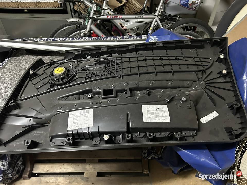 Boczek BMW Seria 1 E81 łódzkie sprzedam