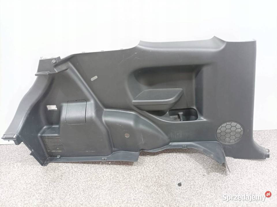 TAPICERKA BOCZEK LEWY TYŁ BAGAŻNIKA 3D MK7 Rok produkcji 2011 Tapicerki samochodowe Tapicerki samochodowe