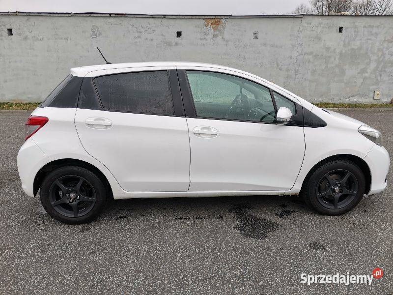 Bezwypadkowa i serwisowana Toyota Yaris 4/5 Tarnów sprzedam