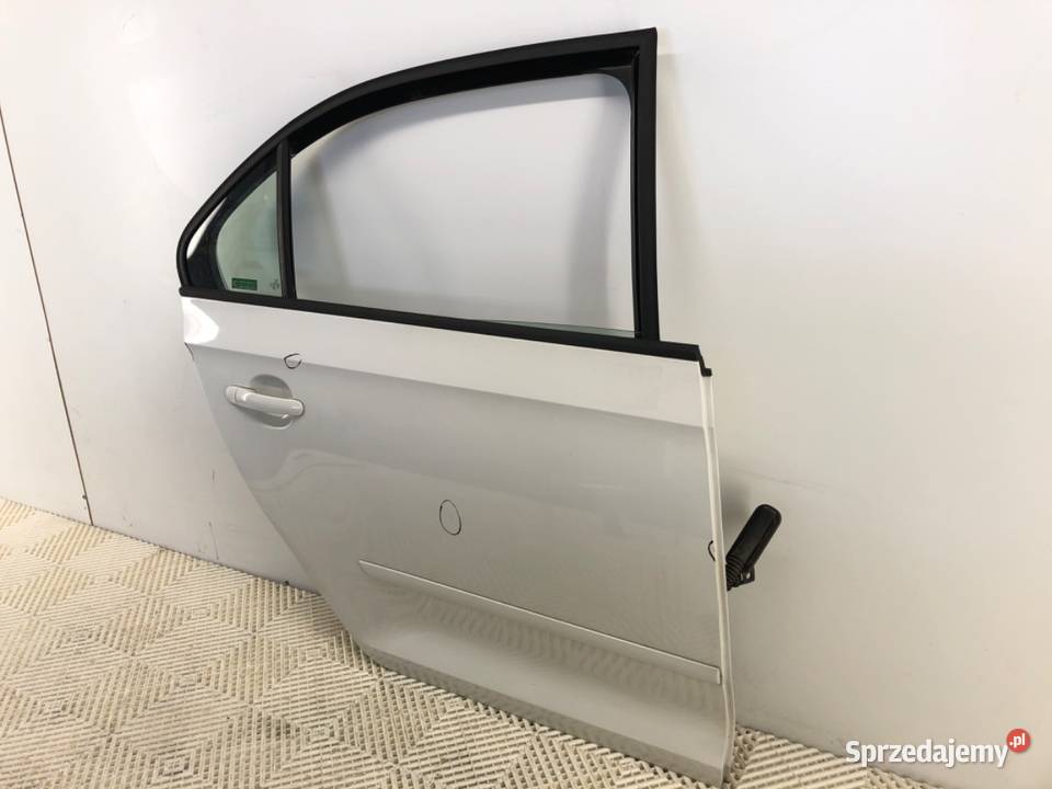 DRZWI PRAWY TYŁ SKODA RAPID Hatchback BIAŁY