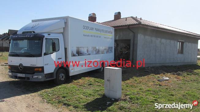 izolacja poddasza piankąocieplenie pianką