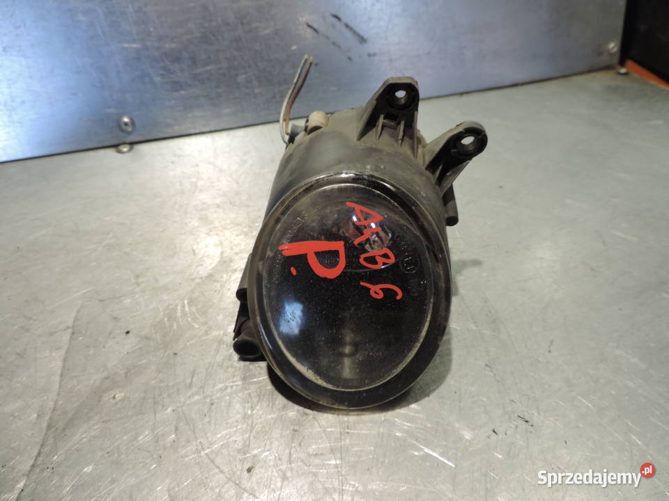 AUDI A4 B6 HALOGEN PRAWY
