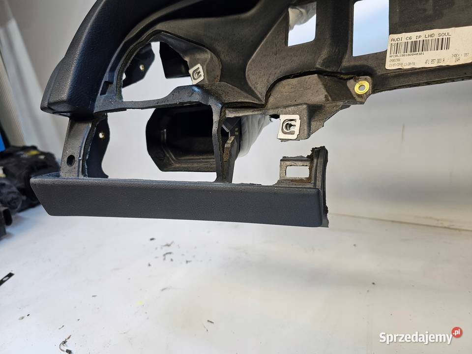 DESKA KOKPIT KONSOLA AUDI A6 C6 4F1857041R Deski rozdzielcze, konsole Przystajń