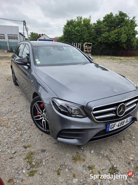 MERCEDES E400D Krasne