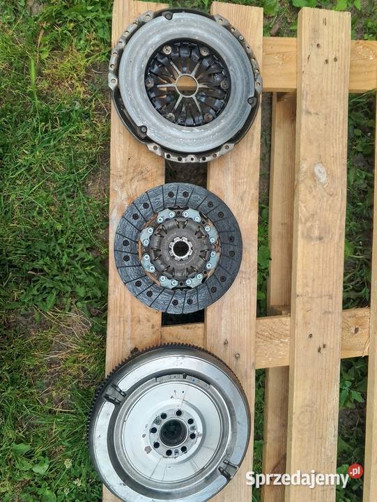 Sprzedam kompletne sprzęgło dwumasowe VW T 5 25 Karsewo
