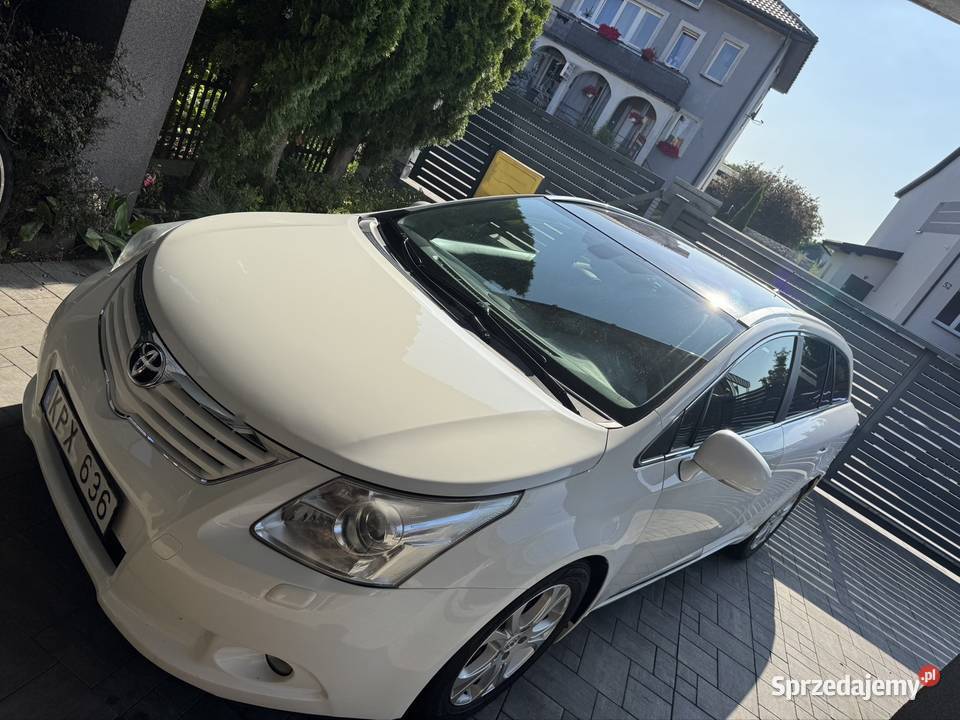Toyota avensis biały Mława