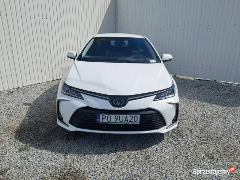 Toyota Corolla Poleasingowe BZ Seria E16 2012 4/5 sprzedam