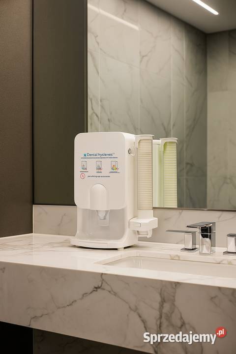 Dozownik płynu do dezynfekcji i higieny jamy