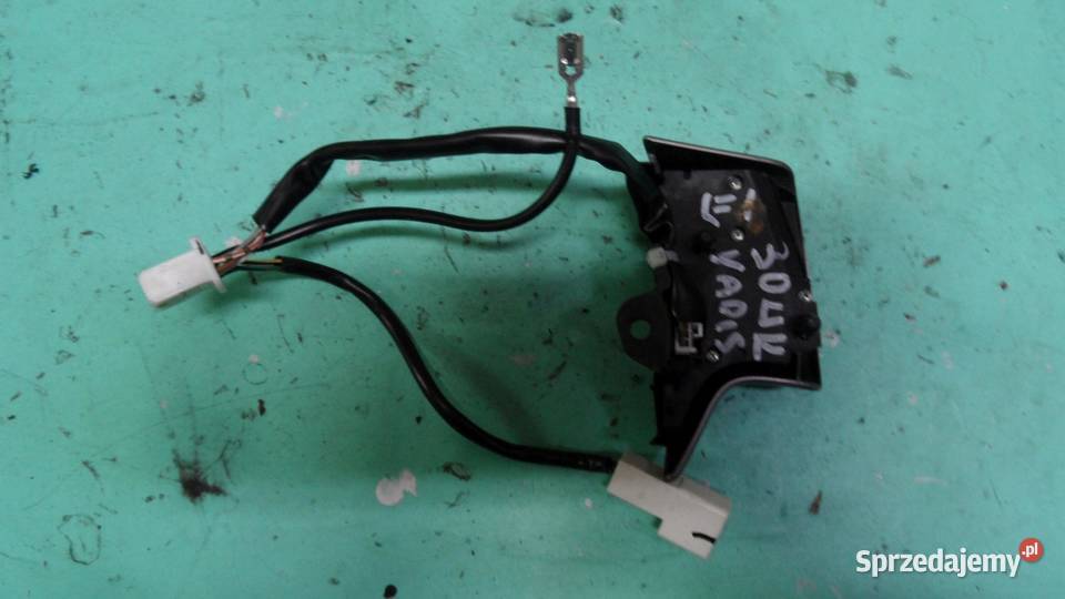 TOYOTA YARIS II LIFT 09r przełącznik kierownicy osobowe