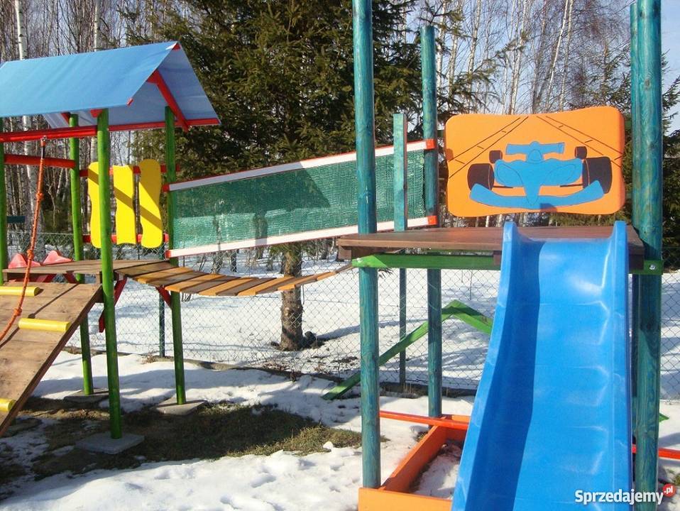 Plac zabaw domek zjeżdżalnia huśtawki podkarpackie Pogwizdów