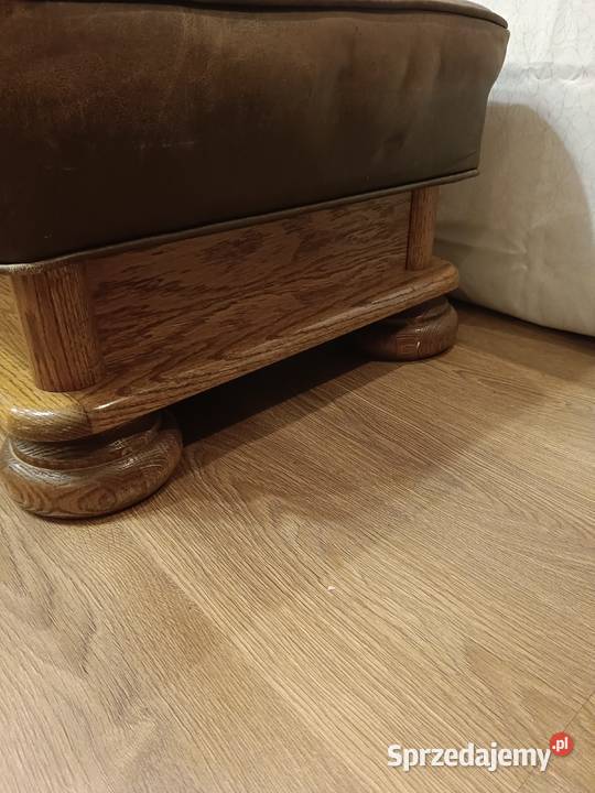 Pufa skórzana na dębowej podstawie Lipno