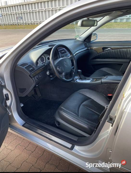 Sprzedam MercedesBenz W211 E500 nieuszkodzony mazowieckie Warszawa