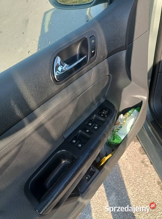 Golf 5 14 MPI benzyna gax nieuszkodzony świętokrzyskie Krajno-Parcele