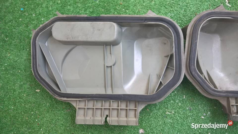 Zaślepki dekielki lamp przód Mercedes W124 Hella lubelskie