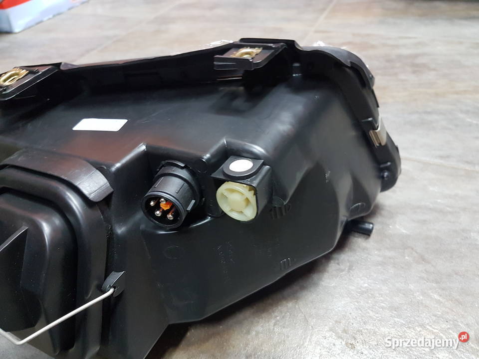 AUDI A4 B5 LAMPA REFLEKTOR LEWY PRZOD NOWY VALEO Turek