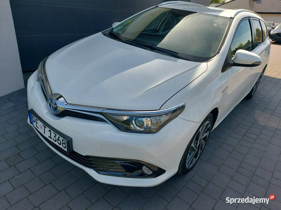 Toyota Auris 18 hybrid climatronic kamera grzane 98KM Drelów sprzedam