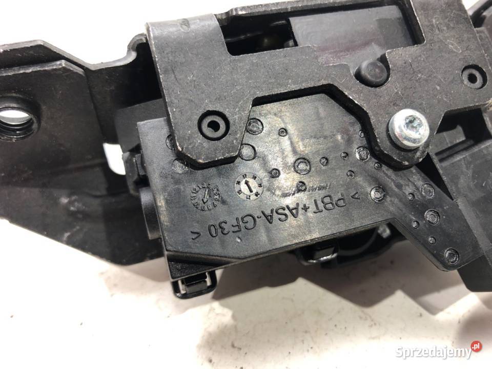 ZAMEK KLAPY TYŁ OPEL ASTRA J Kombi 0915 osobowe