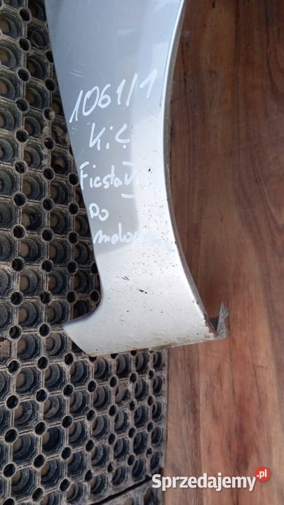 FORD FIESTA MK7 BŁOTNIK PRZÓD PRAWY