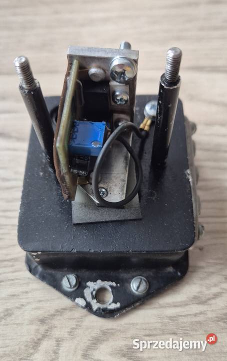 Regulator napięcia RR1 M 72 ZiS 19411943 sprzedam