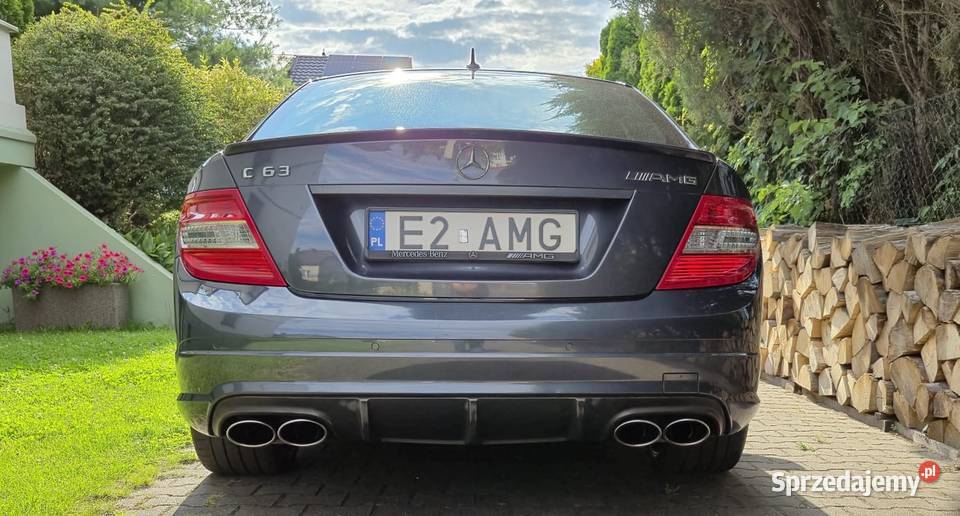 Mercedes C63 AMG