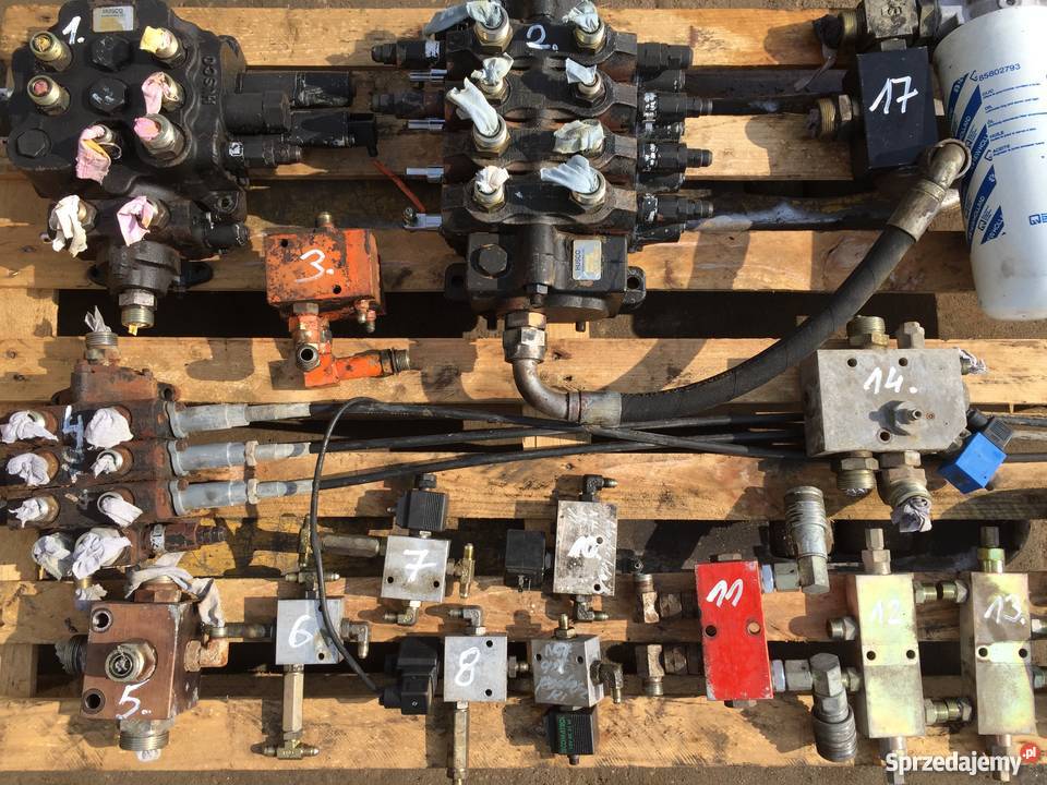 Rozdzielacz przedni zawory sekcje Holland LB Kosakowo sprzedam