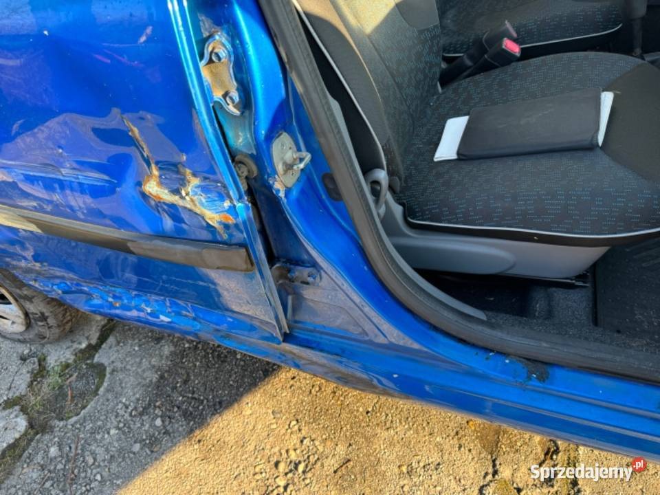 Peugeot 107 20115drz10bklimaI włuszkodzonyjezdny sprzedam
