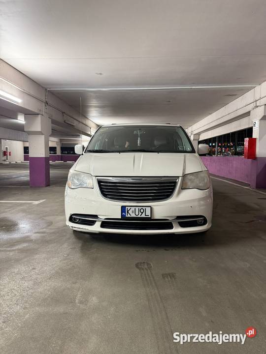 Chrysler Town Country 2013 r 36 Automat 7 osob