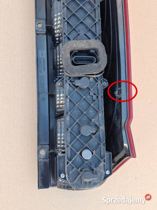 IVECO DAILY 14 LAMPA LEWY TYŁ LEWA TYLNA Bieleń
