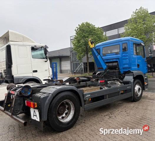 Hakowiec 2 osiowy 4x2 Man TGA Warszawa