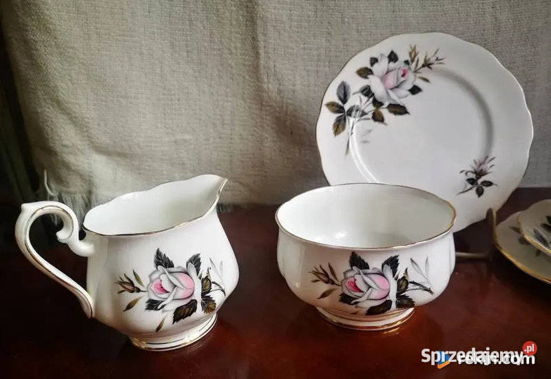 Filiżanka z talerzykiem Royal Albert Queens