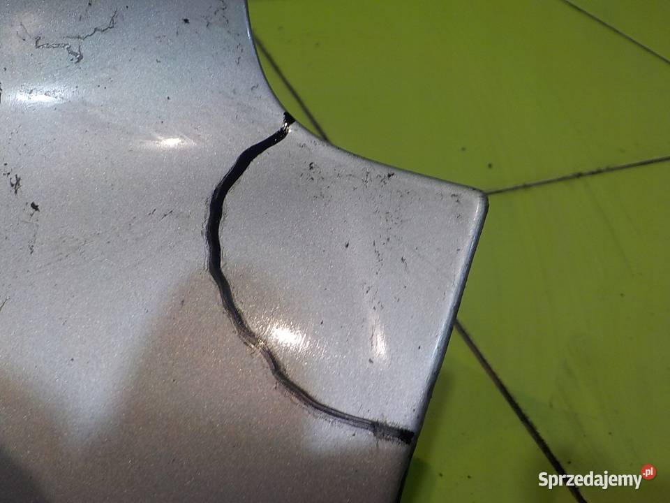 LEXUS IS II 07r SEDAN 4D blotnik prawy przod Suków