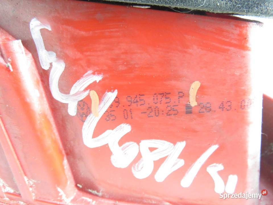 LAMPA PRAWA TYLNA VW GOLF IV Variant 1J9945075P