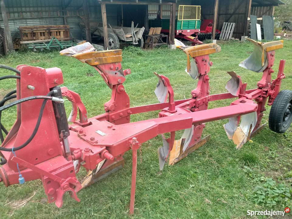 Pług obrotowy 3 skiby Massey Ferguson Huard Kamień