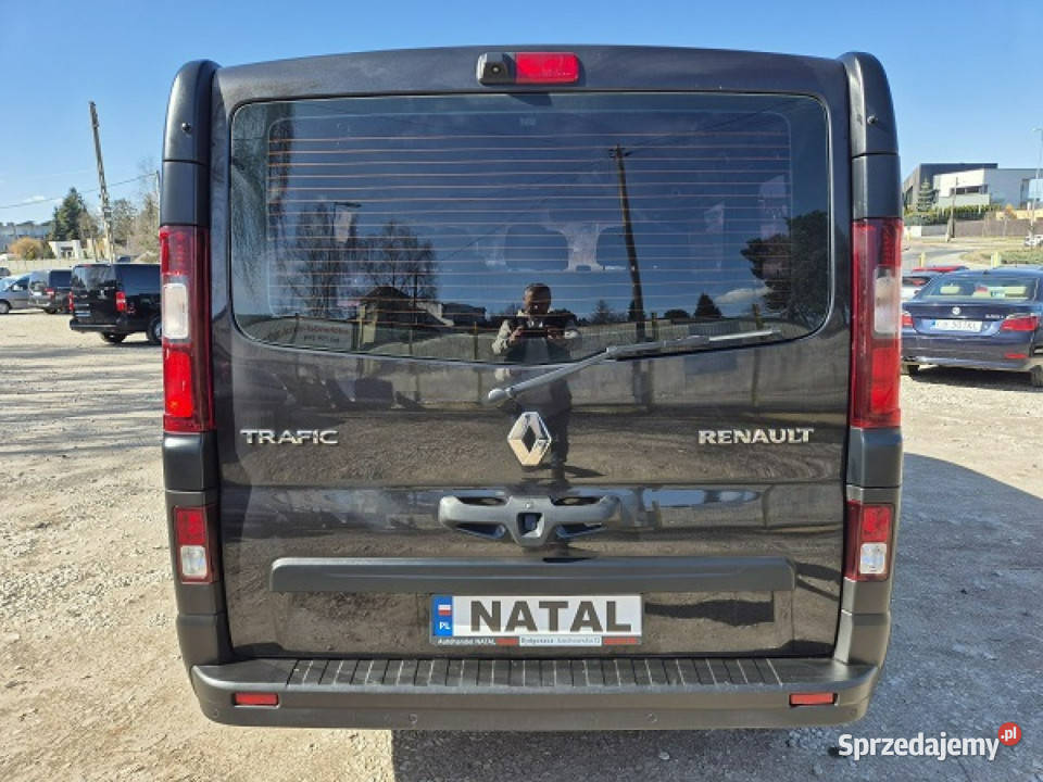 Renault Trafic Navi 9 Osób III 2014 Rok produkcji 2016