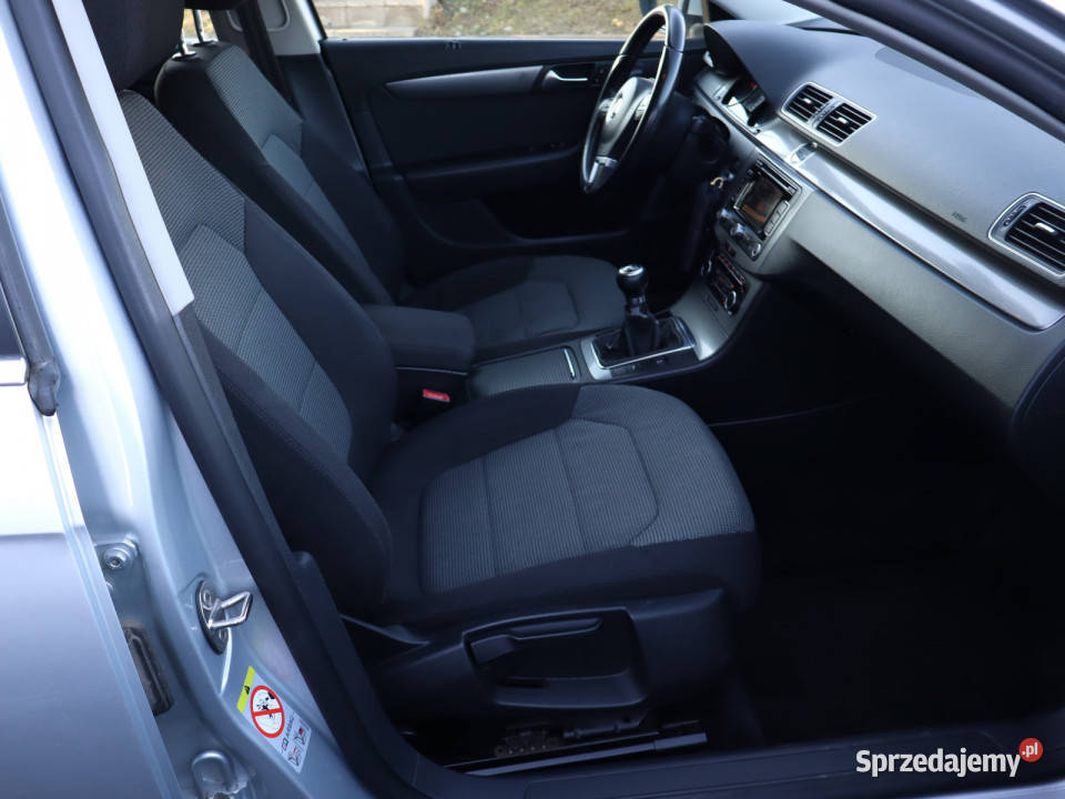 VW Passat 16 TDI srebrny Bielany Wrocławskie