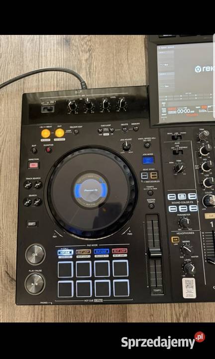 Pioneer DJ XDJRX3 z walizką transportową